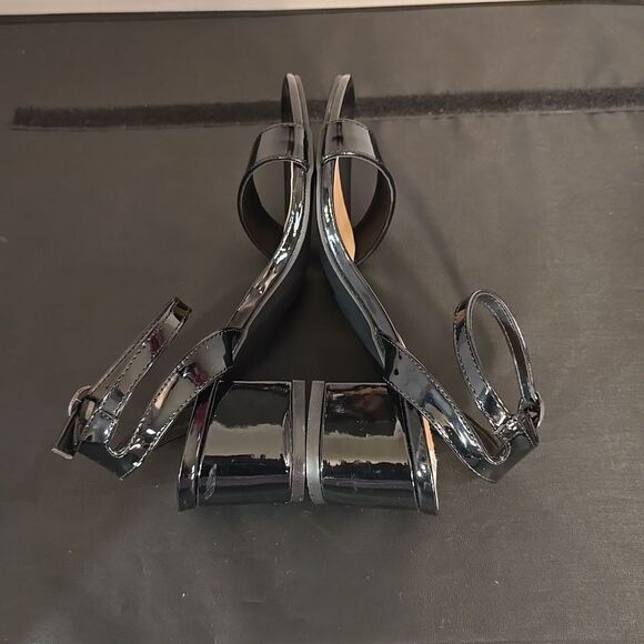 BRAND NEW FOREVER ALMOND TOE LOW BLOCK-HEEL SANDAL - Picture 9 of 16